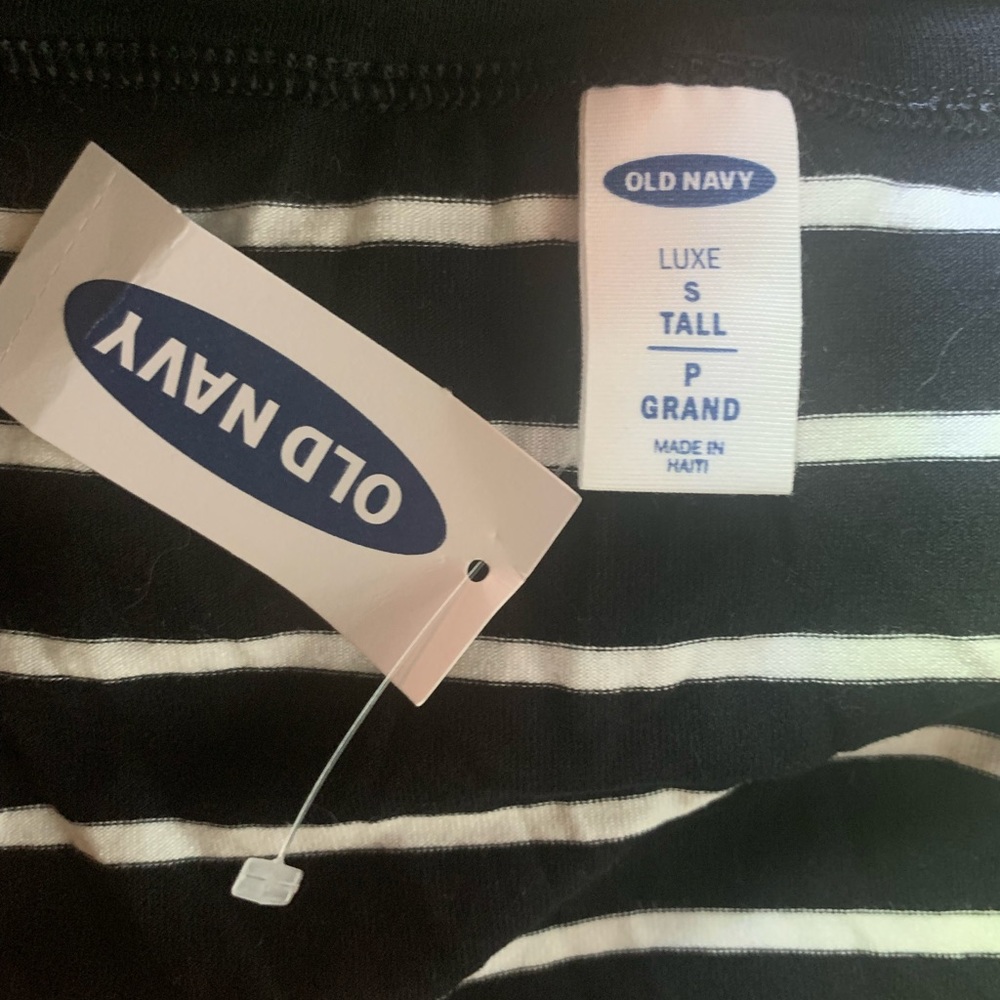 Women’s Old navy top - Picture 4 of 4